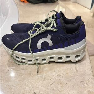 Men’s On Cloudmonster purple running shoes or sneakers  NEVER WORN